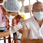 Ministério da Saúde recomenda 4ª dose da vacina contra Covid-19 a idosos acima de 80 anos