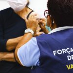 Governo inicia vacinação da 4ª dose contra Covid-19 para pessoas acima dos 50 anos em São Luís; veja os locais