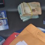 PRF apreende carro que distribuía dinheiro junto com material de campanha de deputados e Brandão