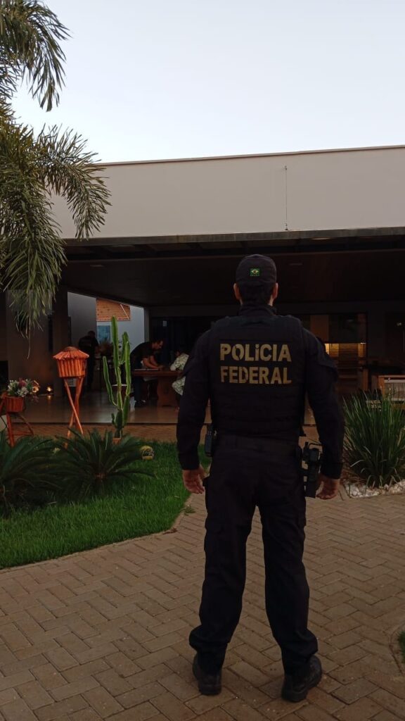 AP1GczPjM57XamA__TcTPQPwokUdPNsS-576x1024 Polícia Federal deflagra 2ª fase da Operação Lei do Retorno que apura desvio de R$ 50 milhões do FUNDEB no Maranhão
